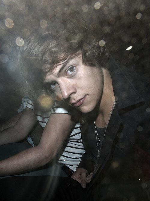 ZapingBiebz's tweet image. @harrys_x *_________* #IMSOFUCKINGDEAD