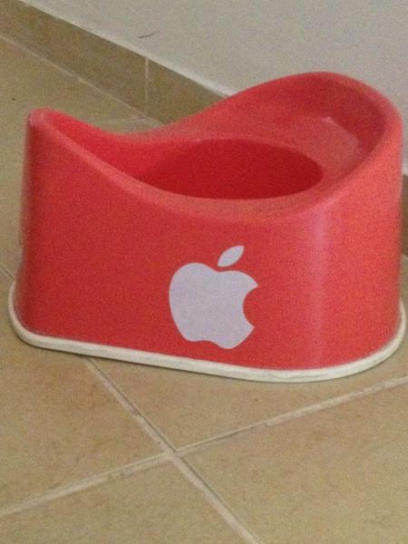 JSchwartzNYC's tweet image. The latest from @apple: the #iPoop.
