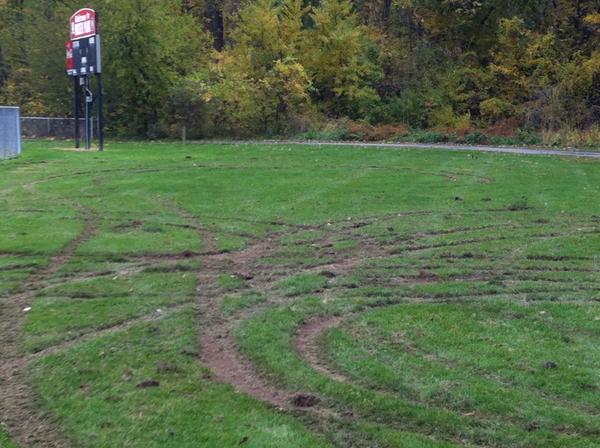 NickWayne's tweet photo. Moser tee ball diamond yard job http://t.co/Il9dCq8L