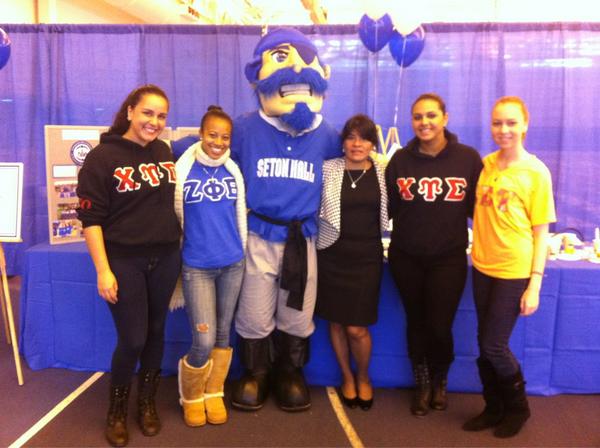 CUSgamma's tweet image. Tabling w/ community development @Open House! #chiupsilonsigma #alphasigmatau #zetaphibeta @SHU_ColleenD @SHUGreekLife