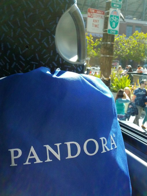 On way to Treasure Island Music Festival on a bus with Pandora team http://t.co/SMNeN53B<a href="/tag/whatveganseat"class="tags"><span>#whatveganseat</span></a>
