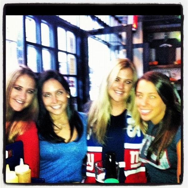 AFoles's tweet photo. Sunday Funday with @gracietaytay @KristenMorell @Klmorell ❤❤😘😘 http://t.co/EE7GbRnL