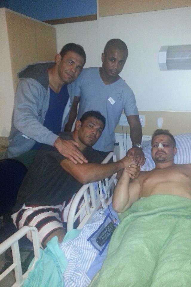 A5NsUcLCAAAA8Zh.jpg:large