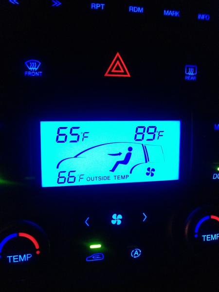 JustinWelford's tweet photo. A severe thunderstorm warning has been issued for the center console area. Quarter sized hail, likely. http://t.co/MAOLMOTT