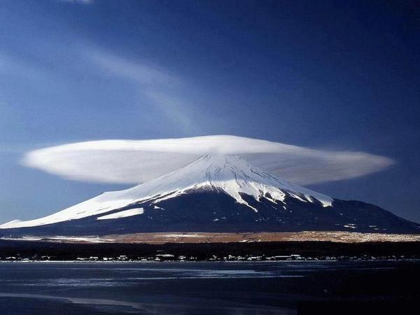 Le Mont Fuji s'est couronné d'un voile magnifique ce week-end. Cela arrive deux à trois fois par an !