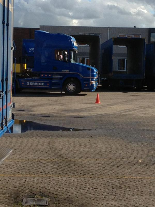 ewout87's tweet photo. @markeenkhoorn zware werkdag? http://t.co/ZBRZdvlb