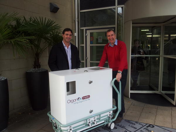 BiotechJon's tweet photo. That's the great thing about Oxbridge, saw the future of liver transplantation on my way to another meeting: OrganOx http://t.co/JBHJpVUK