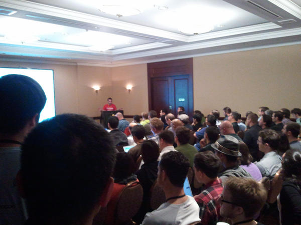 pubnubGeremy's tweet image. .@stephenlb filling a room at #html5devconf !