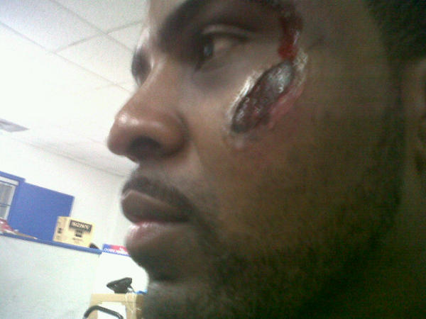 josephlopeztnt's tweet image. Ode to horror movies.. A photo taken while filming a scene from 'Saw 1'.. #makeupeffect not a real slash/ cut lol