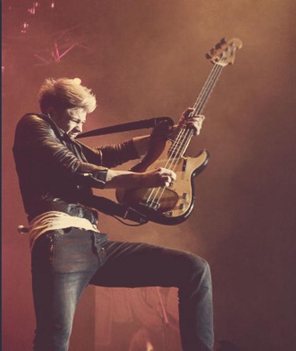 sophiessquats's tweet image. @KayleighWiechul tell me this isn't the best guitar face. 😍 #notlettingthisgo