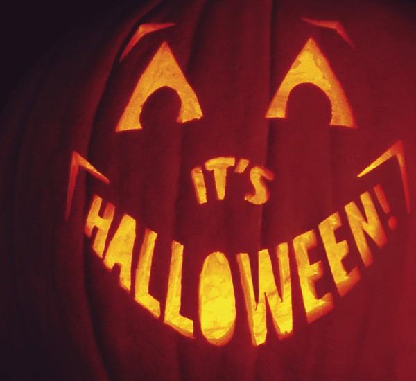 hills_beverly's tweet photo. Самая страшная ночь в году все ближе и ближе! 26 и 27 октября zombi party в Beverly Hills diner http://t.co/wErwx34Y