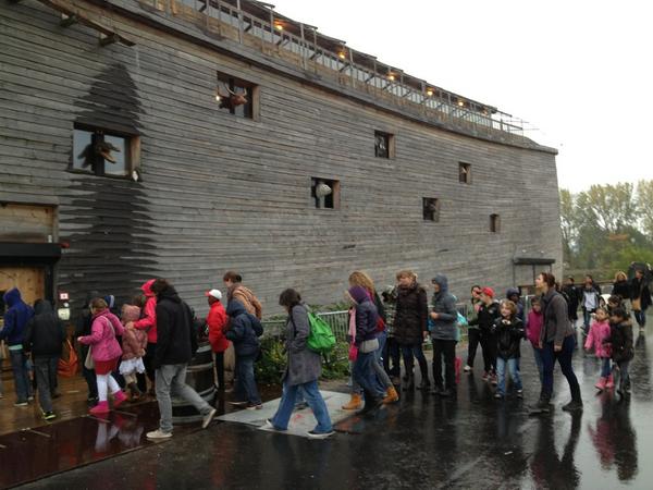 StichtingSPON's tweet photo. De Blije Gaarde gaat vandaag naar de Ark van Noach #SPON #Dordrecht http://t.co/miGbut06