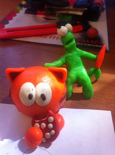 dynamicpixels's tweet image. Got a green, wingless sprite in the office! It teases Mew and steals our morning healthy carrots! OMG!