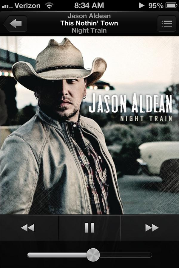 AlexHartline27's tweet photo. Today is already a good day. I be listening to Jason Aldeans new album http://t.co/dyVyahyt