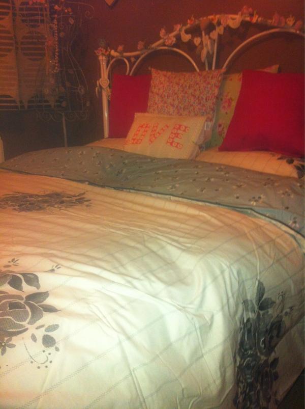 xCatherineHillx's tweet image. #bath #cleanbedsheets #bliss