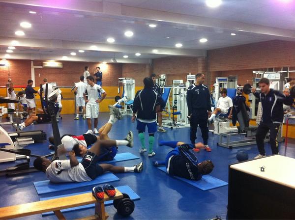 El equipo trabajando en el gimnasio!!