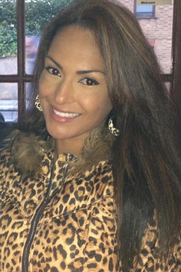 MOwhatdoyou's tweet photo. @Fern_Ferrari (2012) "I always post naked pics but what about a fully clothed one for a change?" #VoteFernanda https://t.co/Ugid0fKqh6
