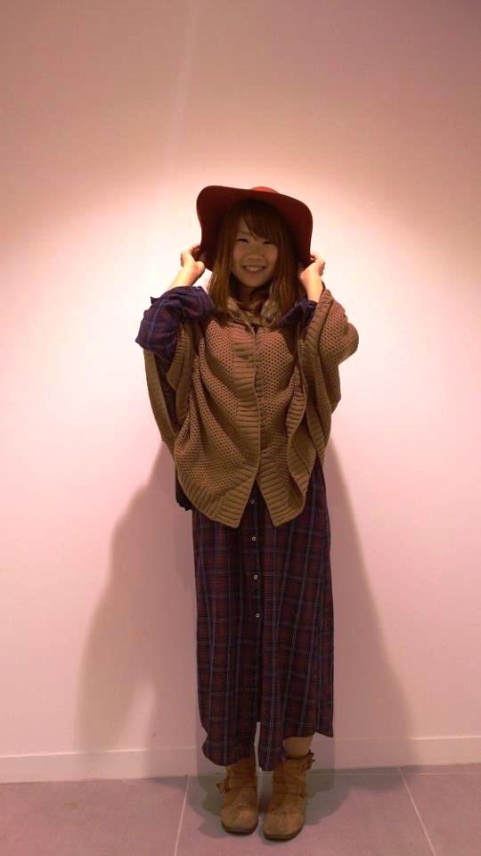 Gu ジーユー スタッフオススメコーディネート 今回は横須賀プライム店からお届け 秋っぽい色合い ツバヒロハットを加え女の子らしいコ ディネ トにしました このコーデオススメアイテム Http T Co Xsz6rbu9 Http T Co Egowbryr