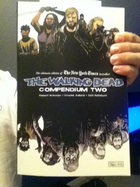 elirymagee's tweet photo. THE WALKING DEAD: Compendium Two
#iDoRead http://t.co/Ay2djgpQ