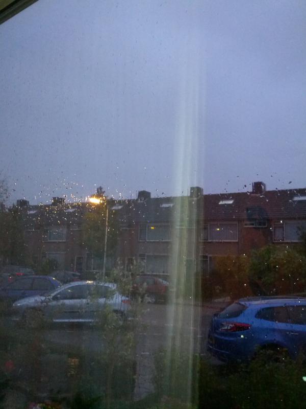 LINIADIRECTA's tweet photo. Por de tras de mi ventana puedo ver que es mejor Bo salir a la calle!? brrrr http://t.co/t7k9fcTp