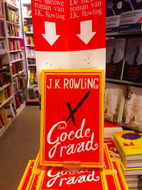 Nu bij ons verkrijgbaar, het nieuwe boek van J.K. Rowling! Zowel de paperback als de gebonden versie.
