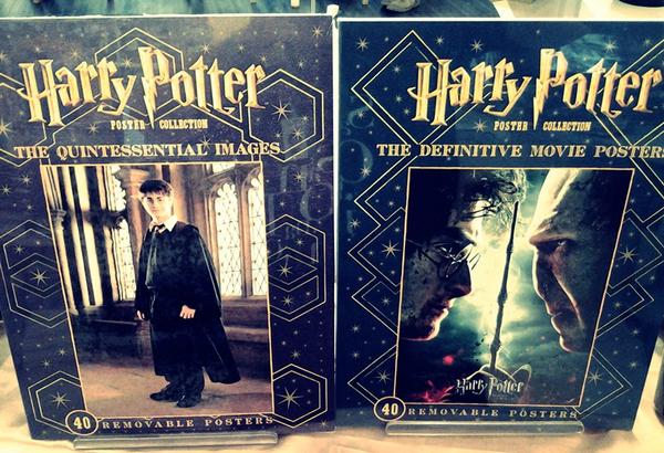 แฟนคลับ Harry Potter ไม่ควรพลาด 2 เล่มนี้นะครับ รวม poster จากภาพยนตร์ทุกภาคเต็มอิ่มจุใจ
