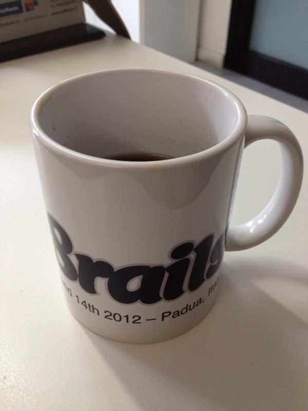 pioz's tweet image. Tea from my new mug! #48rails