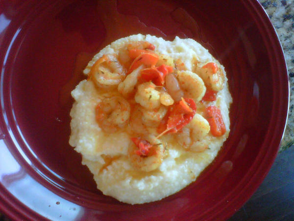 ChefBangBang's tweet photo. "@kibbydaking: “@ChefBangBang: Shrimp &amp; Grits #cheftalk http://t.co/THx4Z1LR” I see u slime" gotta eat good..