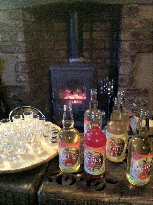 WeddConcierge's tweet image. Tasting artisan #Yorkshire cider @pipeandglass with @Welcome2Yorks @vikkiharris @carrhousefarm