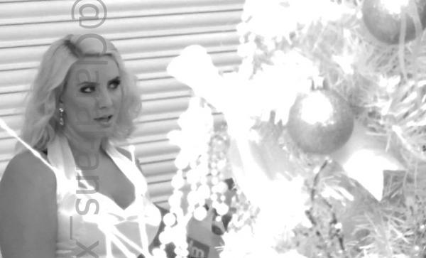 ClaraFans_x's tweet photo. The beautiful @_ClaireRichards black and white christmas photoshoot <3 xx @LoveForClaire http://t.co/Q0V1L1uO