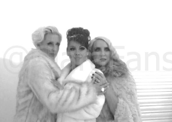 ClaraFans_x's tweet photo. Black and white xmas shoot :) @Faye_Tozer @_ClaireRichards @LSLofficial http://t.co/dJmwq8mJ