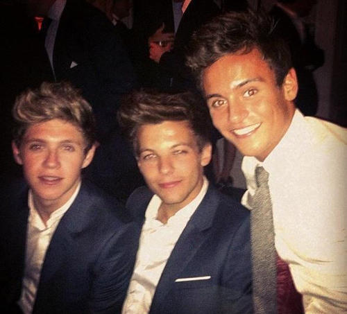 JanaInaKohnke's tweet photo. Niall Horan and Louis Tomlinson became my heroes and I love them endless http://t.co/avD9t4r9