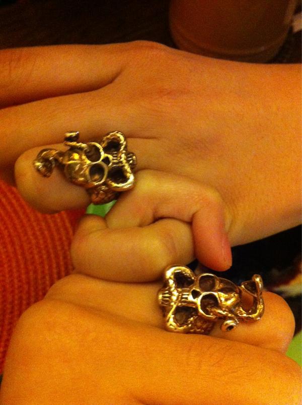 moason's tweet image. 해골족의 상징!