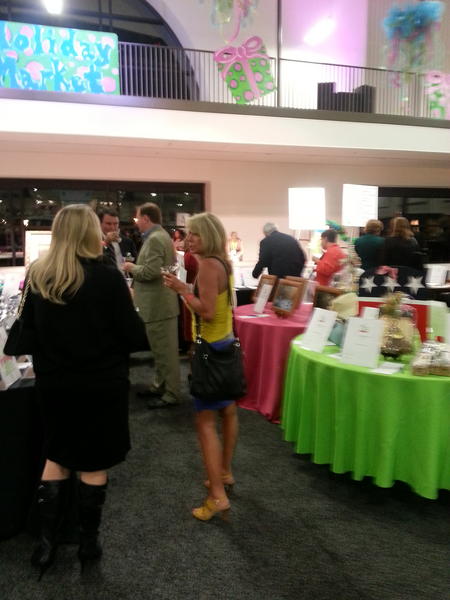 #holidaymarket Silent Auction