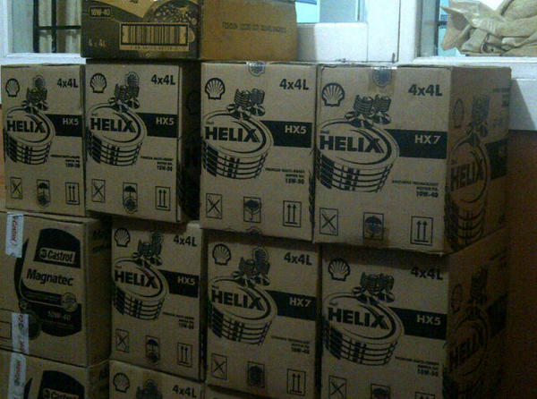 NAY_MOTOR's tweet photo. Ada oli# shell#total#castrol#prima#toyota# HARGA BERSAING http://t.co/aM7COCBS