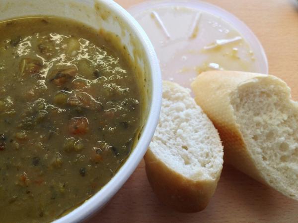 Met de bezetting van vandaag hebben we genoten van een heerlijke kom #snert van #debrug, onze overburen.