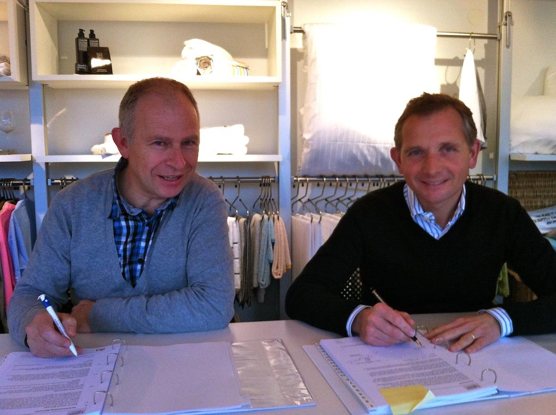 ondernemen Impressionisme lading Lamme Textielbeheer on Twitter: "Jan Lamme en KAM Manager Rob Joosten  tekenden zojuist de BHV- en Ontruimingsplannen @Lamme Textielbeheer  #veiligheid http://t.co/5yDImsiu" / Twitter