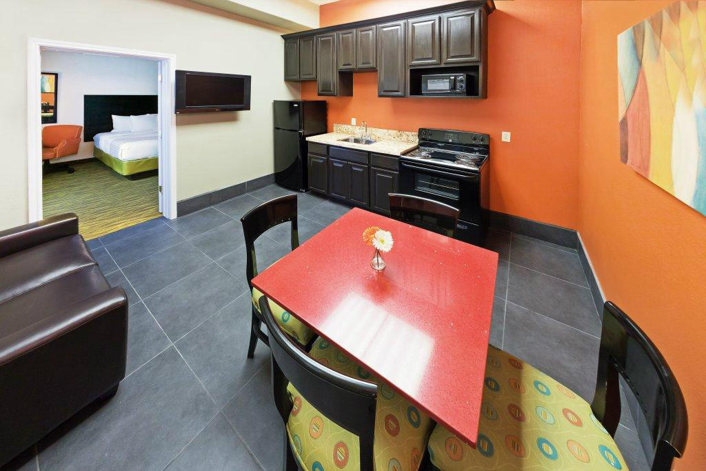 La Quinta Inn & Suites Laredo Airport on Twitter "Do you need more