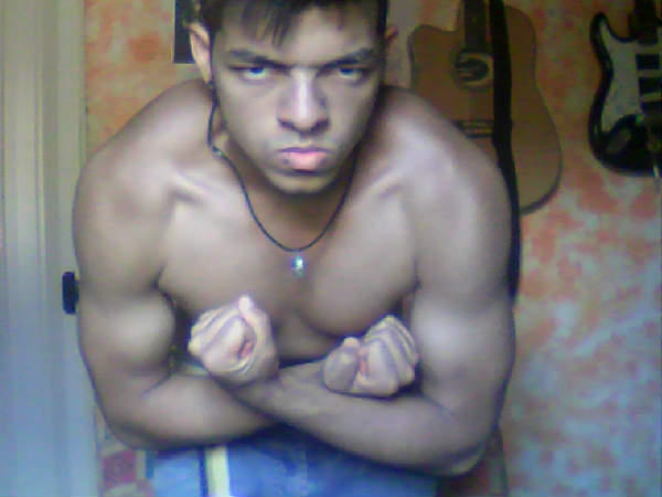 Paulo_Apollo's tweet photo. 2° semana de HomeTraining #webcamtoy http://t.co/CnuhZGfN