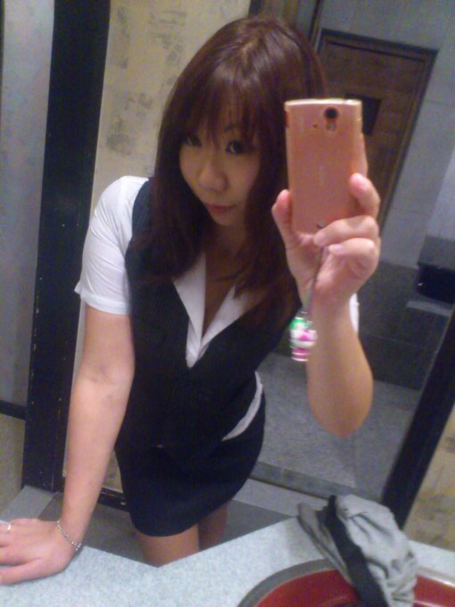 本日のコスプレは、OL☆ http://t.co/U1FSV6Ra