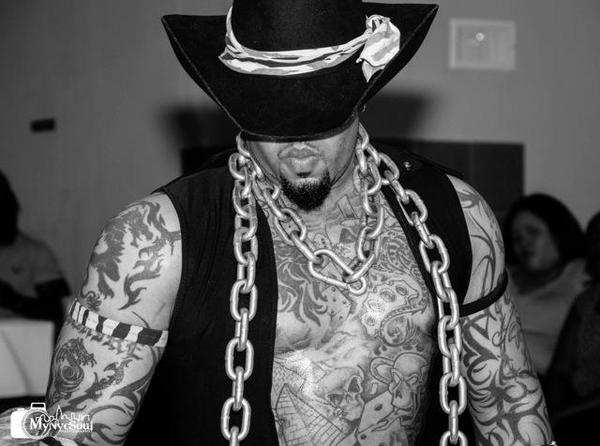 ToppersInt's tweet photo. Hell Razor is at  Toppers tonight for the All Male Revue. http://t.co/Ef1Pilgs