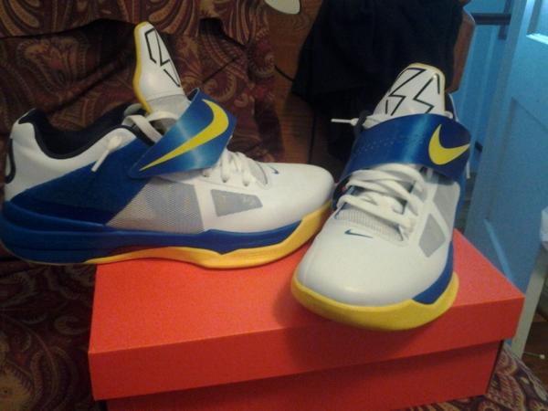 Jr2Kold's tweet image. Got them @KDTrey5 shoes today #2Kold