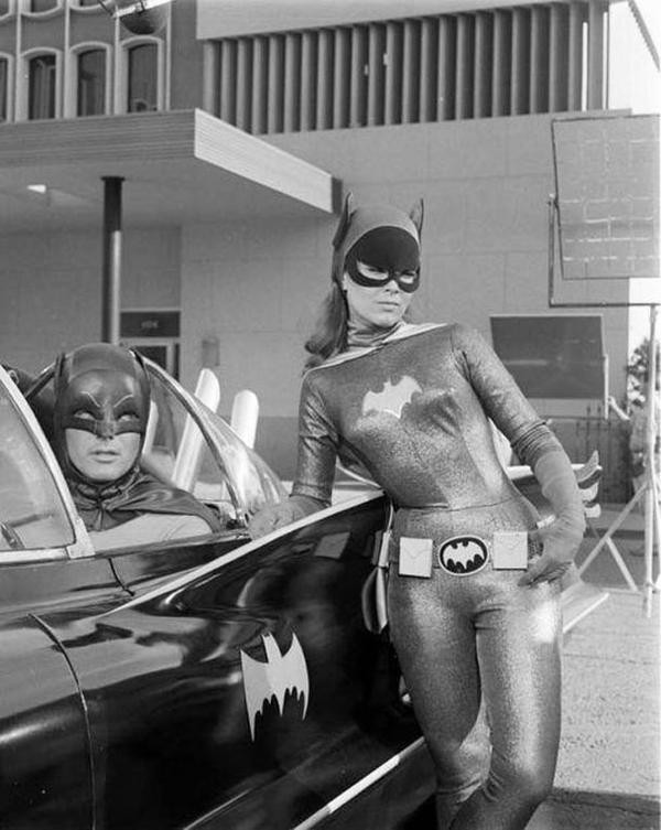 Batman_TheReal's tweet photo. Avec @_Batgirl : Souvenir ! Souvenir !  ;))) http://t.co/mQOD27v7