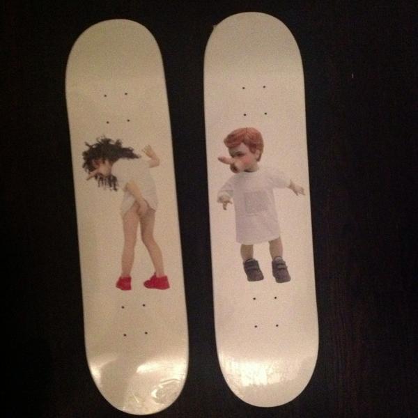 Carrasquillo_M's tweet photo. SUPREME\CHAPMAN BROTHERS http://t.co/FiFo6MlO