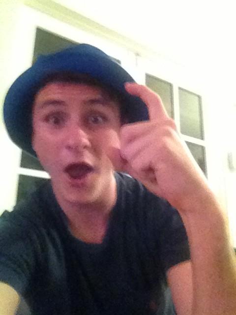 patdarbon69's tweet image. HOWZAAATTTT!! Ready for a big game if cricket tommorow @jimlance1 @olilance @jpbliss9 @tommolloy_ #batsandballs