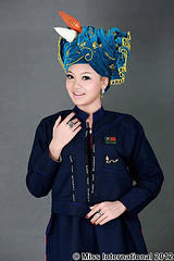 Neeyoma's tweet photo. miss myanmar international 2012 http://t.co/IdPMk48u