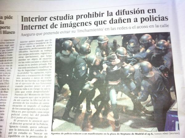 DANIROVIRA's tweet photo. Leer esta noticia en El País y que la acompañen con esta foto... #guionistasdeljueves #cinico #porelculotelahinico http://t.co/unkiGrh7