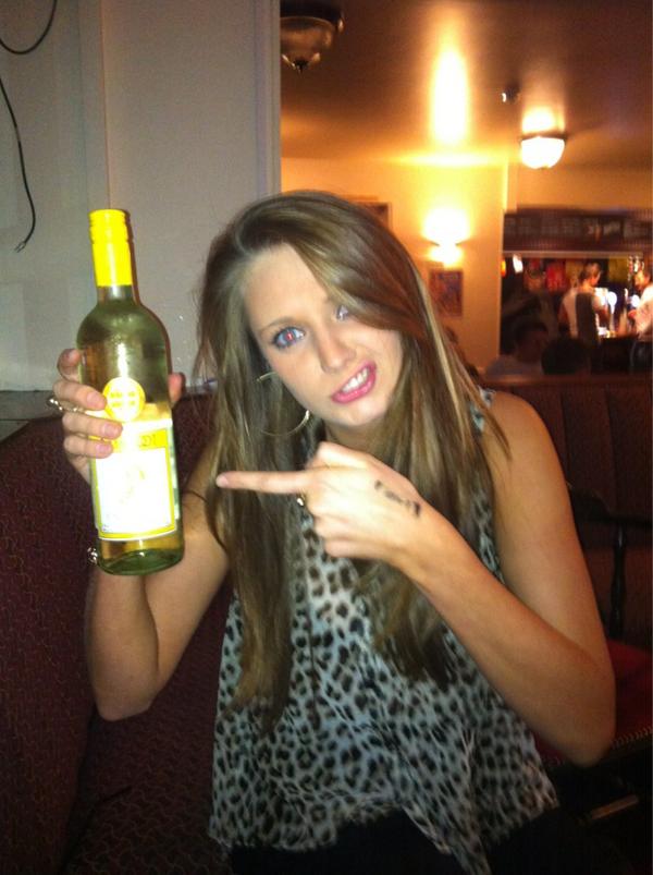 Janie_Fent's tweet photo. @1billyphillips big pre lash for us! Missing out on #oldboys http://t.co/z9Q13XwB