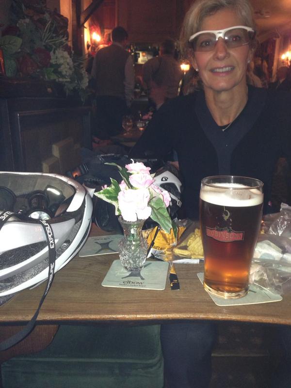 phscuzzer's tweet image. First night ride with the wife and a pint in the Thieves romantic #bigdogs
