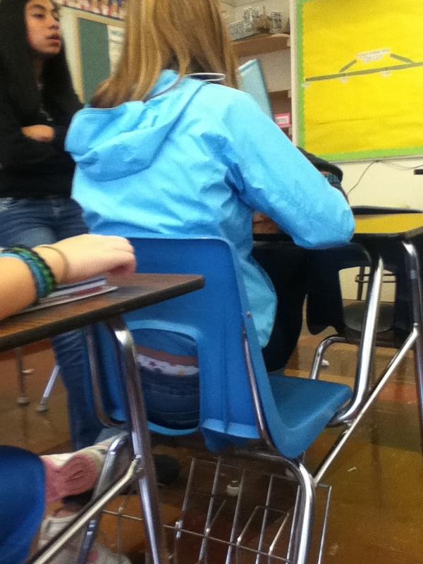 CrYsTaL_LiNeNkO's tweet image. Eww. That's nasty shit! @Cinthiaaa1D @jenniferteodoro @Kaybaabby @Sssssecylia99 @missglece  
#pullup #yourpants